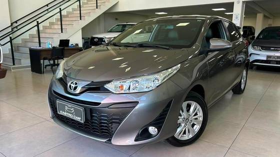 TOYOTA YARIS 1.3 16V FLEX XL PLUS TECH MULTIDRIVE TOYOTA YARIS 1.3 16V FLEX XL PLUS TECH MULTIDRIVE